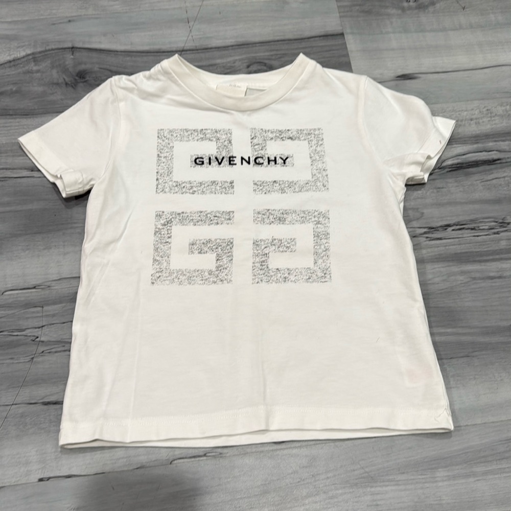 Givenchy Tshirt